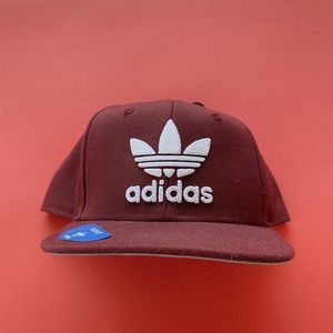 BNWT MAROON ADIDAS EMBROIDERED HAT